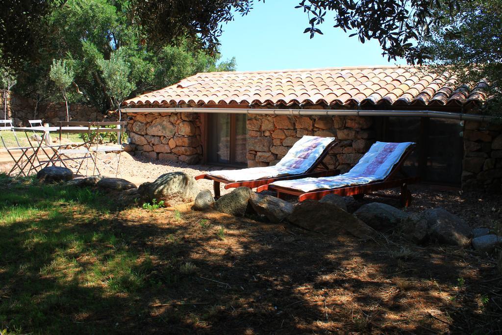 Caseddu Di Poggiale Figari  Ruang foto